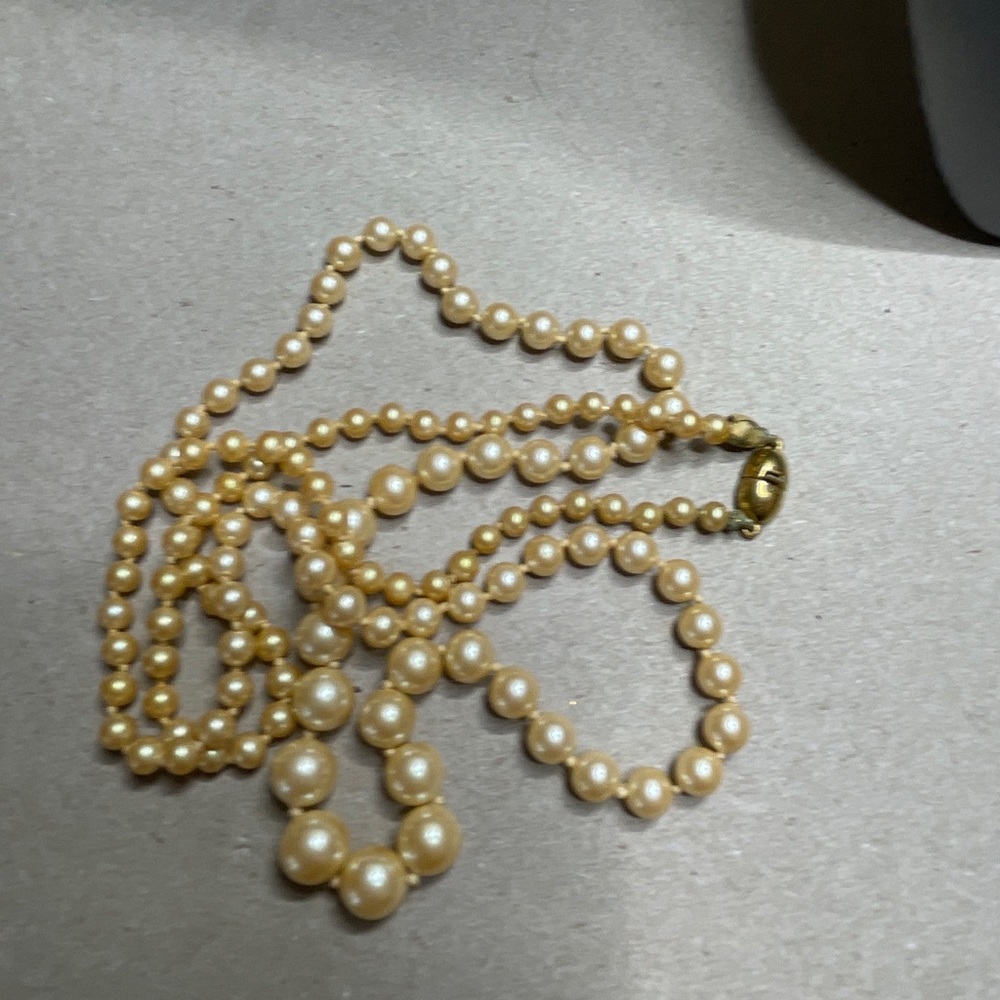 Monet Vintage Graduating Faux Mocha Pearls 28” Long Gold Tone Clasp Og Tag - Picture 1 of 6